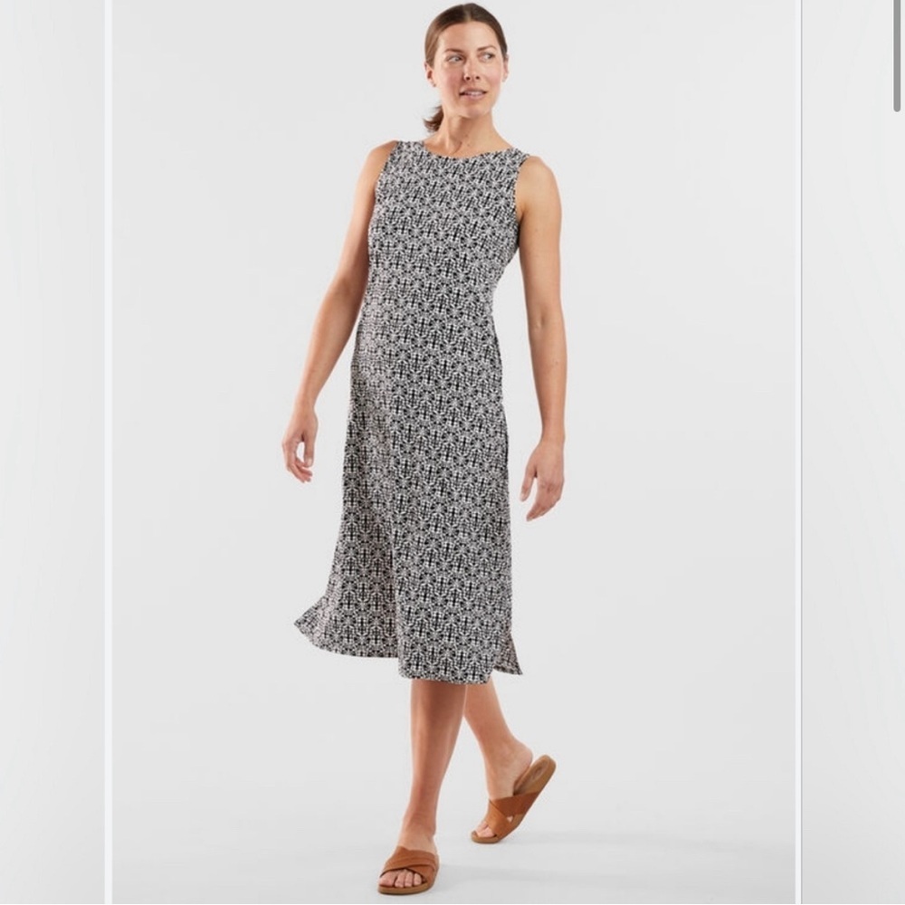 Title Nine Black and White Patterned Dress - Picture 2 of 9